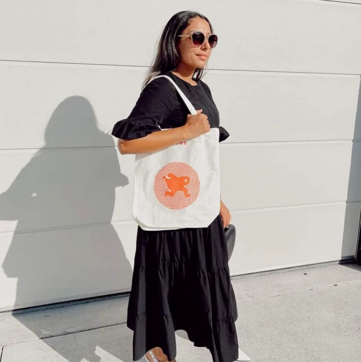 Littos Tote Bag worn as an everyday cotton canvas tote